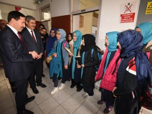 Kılca, okulları ziyaret ediyor