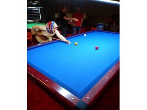 Ev hanımı eşinden ilham aldı, bilardo antrenörü oldu