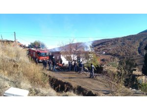 Küçük tüpte pişirilen çay evi küle çevirdi