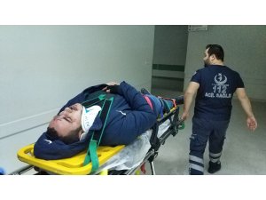 Motosiklet ile otomobil çarpıştı: 1 yaralı