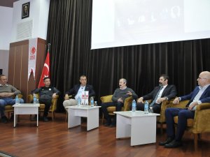 Selçuk’ta 'Basketbol Söyleşisi' düzenlendi