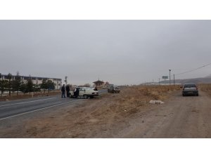 Köpeğe çarpmamak için kaza yaptı