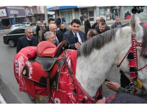 Demokrat Parti Genel Başkanı kıratla karşılandı
