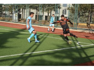 Isparta’da 4 kırmızı kartın çıktığı maçın galibi Emrespor oldu