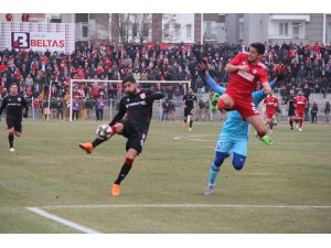 TFF 2. Lig: Yeni Çorumspor: 2 - Yılport Samsunspor: 1