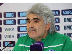 Uğur Tütüneker: “Takımı tebrik ediyorum”