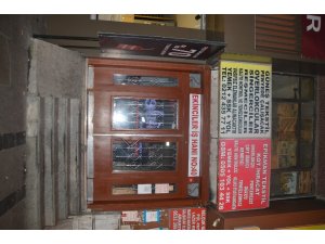 Bağcılar’da 5 hırsız, bir iş hanından para kasasını çalarak kayıplara karıştı