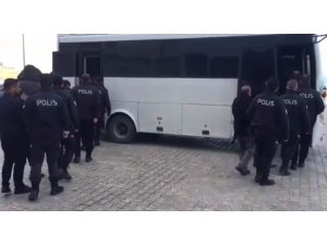 Kriptolu telefon görüşmeleri çözüldü: 17 tutuklama