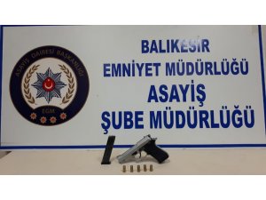 Balıkesir’de polis 9 silah ele geçirdi