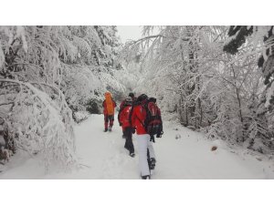 Kayıp dağcıların montunun bulunduğu bölgeye arama alanı daraltıldı