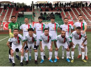 Lider ilk yarı zorlansa da ikinci yarı attığı gollerle kazandı