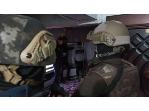Şafak vakti bin polisle baskında 31 gözaltı
