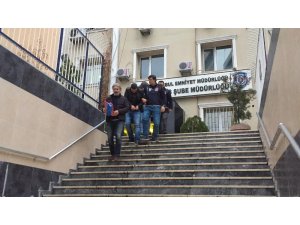 Büyükçekmece’de silah zoruyla market soyan şahıslar yakalandı