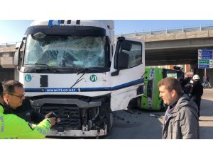 Kocaeli’de otobüsle tanker çarpıştı: 20’ye yakın yaralı