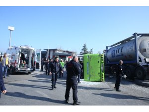 Kocaeli'de midibüs ile tanker çarpıştı: 27 yaralı