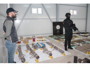 Diyarbakır’da PKK cephaneliği ele geçirildi