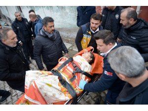 Tartıştığı kadını bıçakla yaralayıp intihar girişiminde bulundu