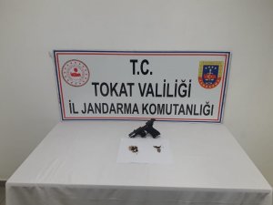 Tokat’ta esrar operasyonu, 2 gözaltı