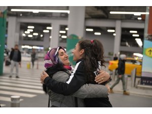 Hatice Kübra coşkuyla karşılandı