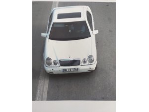 Cenazeye giden ailenin evini soydular