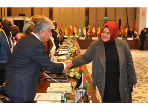 Bakan Zehra Zümrüt Selçuk: ’’Aile danışmanlığına başvuranların yaklaşık  yüzde 40’ı boşanmaktan vazgeçiyor’’