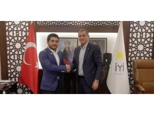 Genç iş adamından siyasete ilk adım