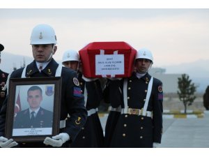 Bingöl’de kuleden düşerek şehit olan astsubay memleketine uğurlandı
