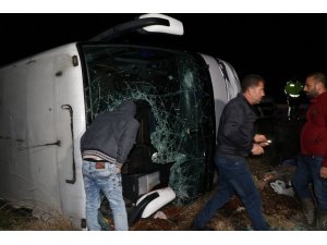 Erzincan’da yolcu otobüsü şarampole uçtu: 20 yaralı