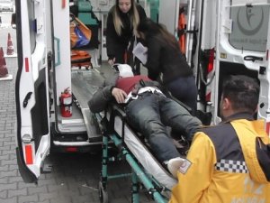 Bariyere çarpan otomobil takla attı: 1'i ağır 3 yaralı