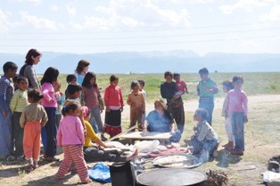 Çadırkente yardım eli uzandı