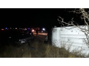 İşçi servisi otomobille çarpıştı: 16 yaralı