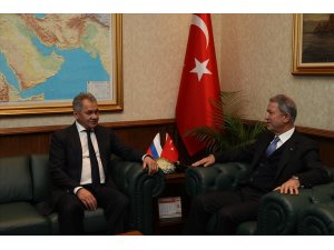 Bakan Akar, Rus mevkidaşı ile telefonda görüştü