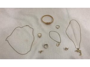 "Kızınızın ve sizin adınız FETÖ soruşturmasına karıştı” diyerek dolandırdı, aldığı altınları bozduramadan yakalandı