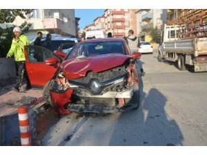 Zincirleme trafik kazası, 1’i çocuk 3 yaralı
