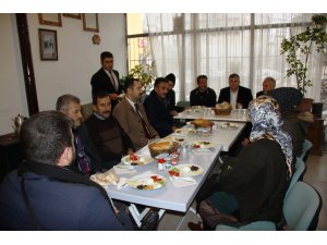 Çubuk Belediye Başkanı Demirbaş'tan engelliler derneğine ziyaret
