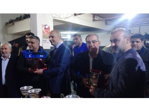 Kilis Hür Off Road Kulübü plaket ile ödüllendirildi