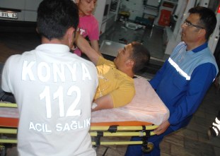 İkizleri arkadaşı bıçakladı