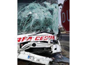 Ankara’da yolcu otobüsü kamyonla çarpıştı: 2 yaralı