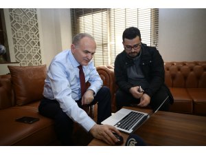 Düzce Belediye Başkanı Özlü, AA'nın "Yılın Fotoğrafları" oylamasına katıldı