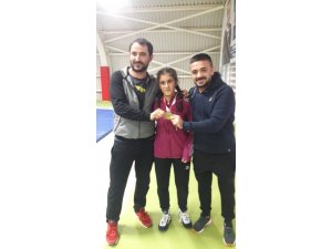 Özmez, güreşte 46 kiloda Diyarbakır şampiyonu oldu