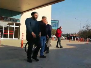 Abi kardeş kavgasında kan aktı