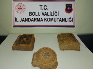 Bolu’da ilk Tevratlardan olduğu tahmin edilen el yazması kitap yakalandı