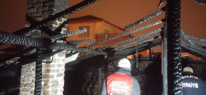 Malatya’da çatı yangını