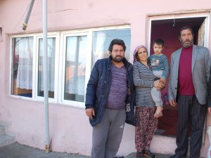 Çadırda yaşam mücadelesi veren aileye yardım eli
