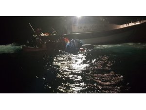 Enez açıklarında 30 düzensiz göçmen yakalandı
