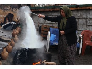 Tek manda ile başladığı besicilikte firmalara ürün satıyor