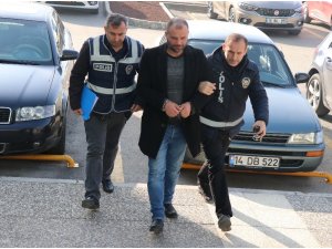 Bolu’da yakalanan cezaevi firarisi adliyeye sevk edildi