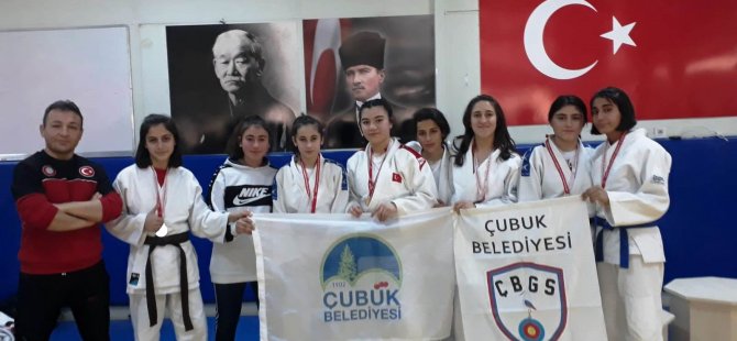 Çubuklu judoculardan 12 madalya