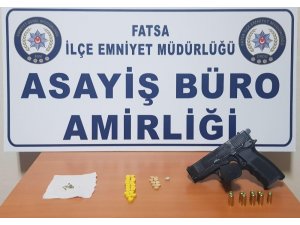 Hırsızlık ve uyuşturucu ticaretine 5 tutuklama