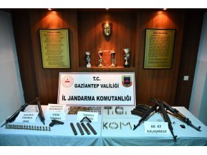 Polisin araması cephanelik gibi silah bulundu